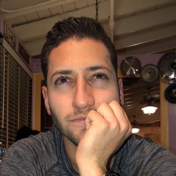 Meet your Posher, Andres - Picture 1 of 1